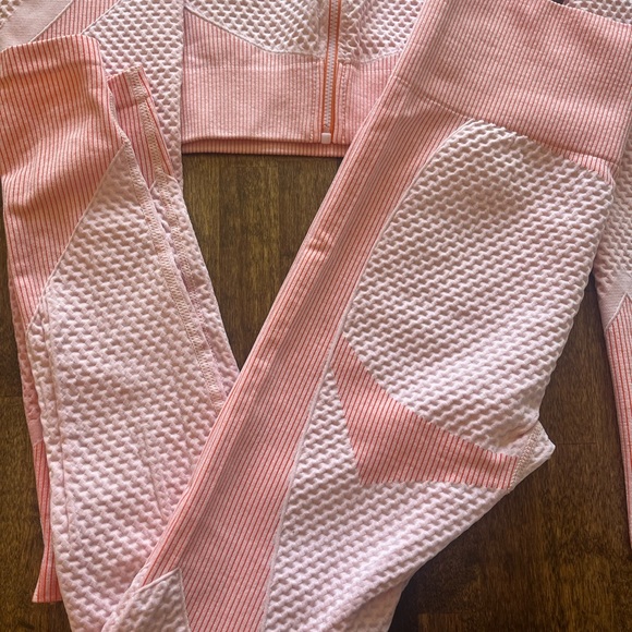 NWOT Gorgeous Pink and Orange Waffle Print Outfit crop top stripped contrast - Picture 4 of 8